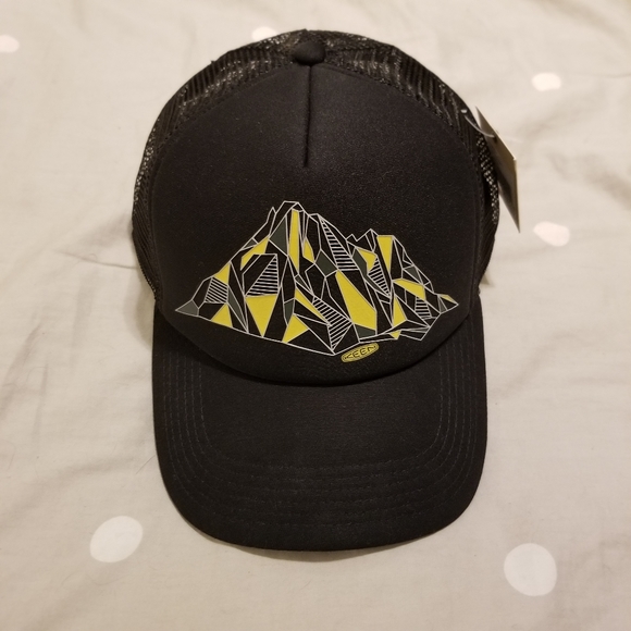 Keen Accessories - SALE!✌✌✌ Keen trucker hat mesh faceted mountain